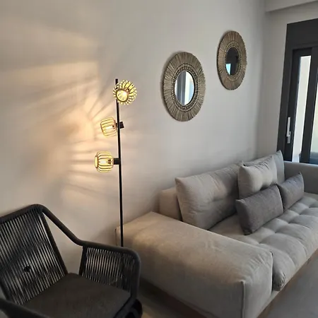 Myron Escape Luxury *